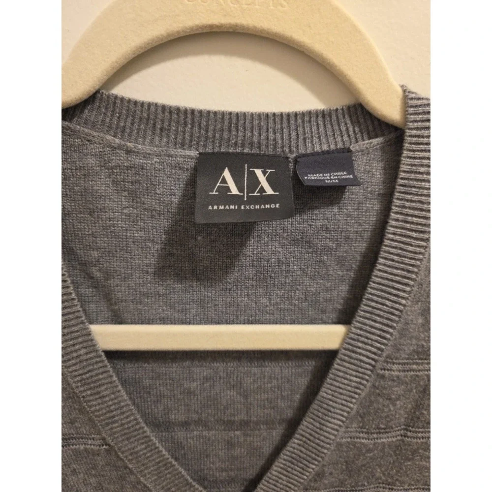 Armani Exchange Mens V-Neck Sweater Gray Textured Stripe AX Logo Medium